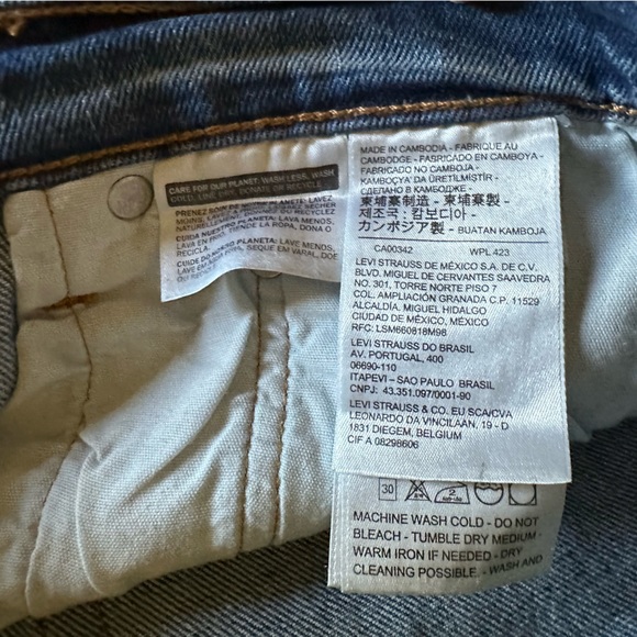 Levi’s Premium 501 button-fly jeans - Picture 7 of 9